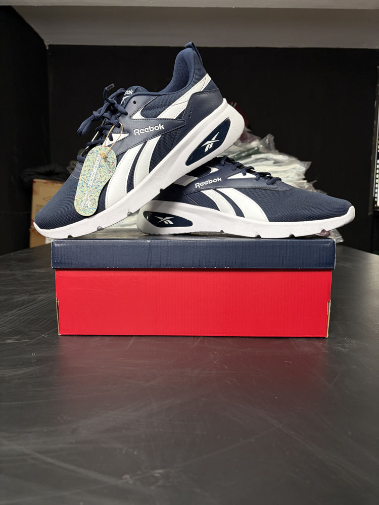 Paquete de 24 Tenis Reebok — Productos de alta rotación en tu paquete