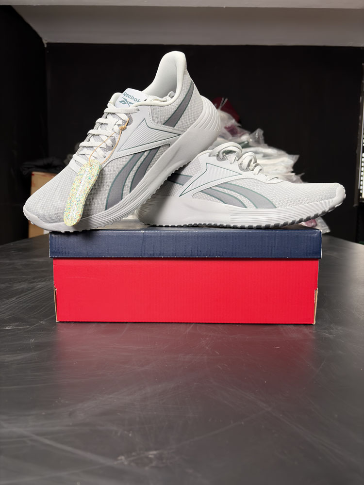 Paquete de 24 Tenis Reebok — Productos de alta rotación en tu paquete