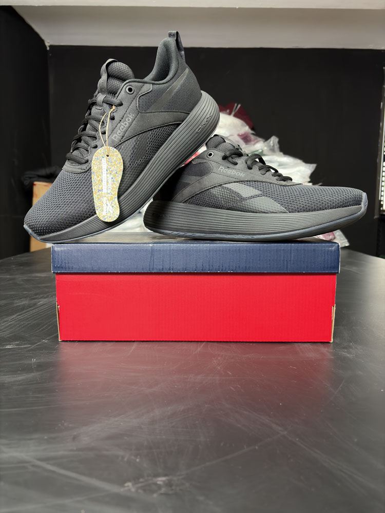 Paquete de 24 Tenis Reebok — Productos de alta rotación en tu paquete