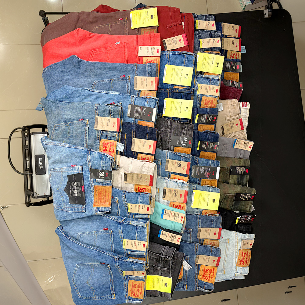 Paquete de 40 Jeans LEVIS — Productos de alta rotación en tu paquete