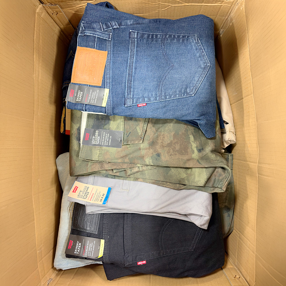 Paquete de 40 Jeans LEVIS — Productos de alta rotación en tu paquete